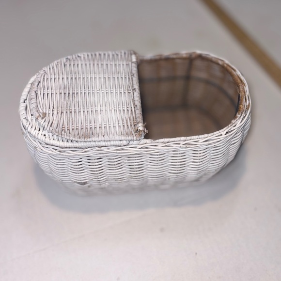 White Wicker Basket two compartments hinged lids 12” - Picture 8 of 10